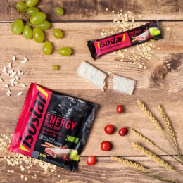 Baton energizant Isostar Sport energy bar 40 g Merișoare