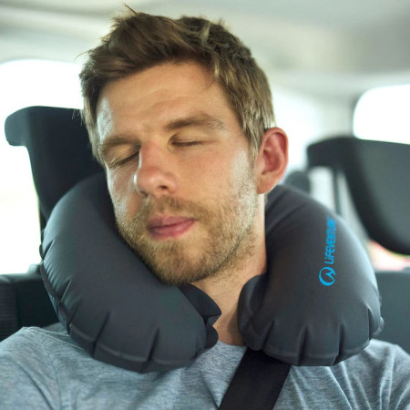Pernă de voiaj LifeVenture Inflatable Neck Pillow
