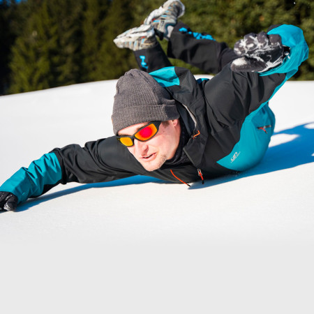 Reduceri la îmbrăcămintea de schi