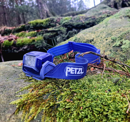 TEST: Lanterna frontală Petzl Tikka 350 lm
