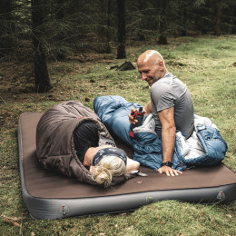 Cum să dormi într-un sac de dormit?