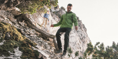 Reduceri de primăvară până la -65 % - reduceri la geci pentru bărbați, femei și copii