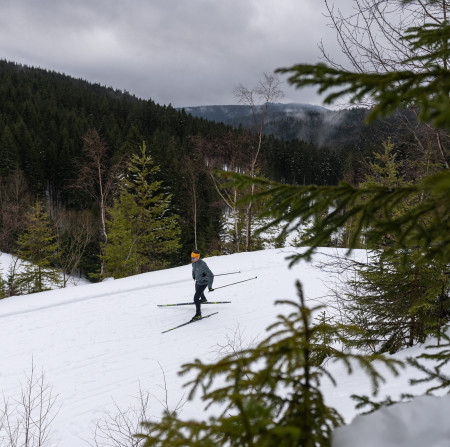 Cum ce ceruiesc schiurile de fond? Tot ce aveți nevoie să știți