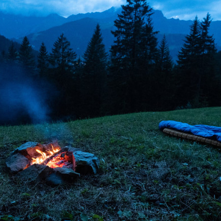 REDUCERI de până la 70%. Te trezești înghețat? Trio-ul nostru rezolvă problema.