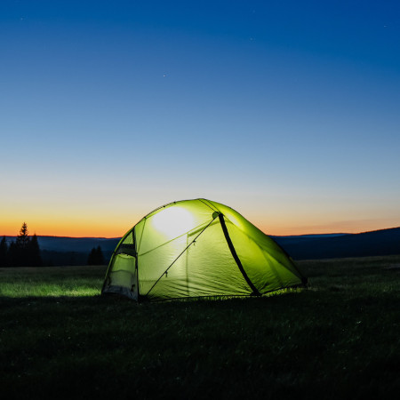 O noapte în natură devine o bucurie cu echipamentul WARG