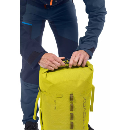 Rucsac impermeabil cu închidere rulabilă Ortovox Trad 28 S Dry