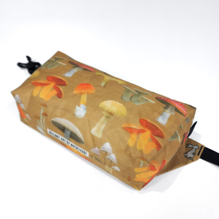 Borsetă High Tail Designs Fanny Pack Botany Poster
