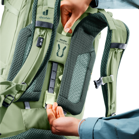 Rucsac turistic femei Deuter Aircontact Core 45+10 SL