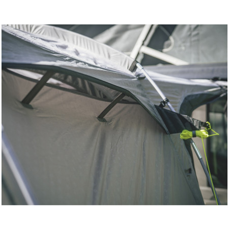 Cort auto Outwell Fresno