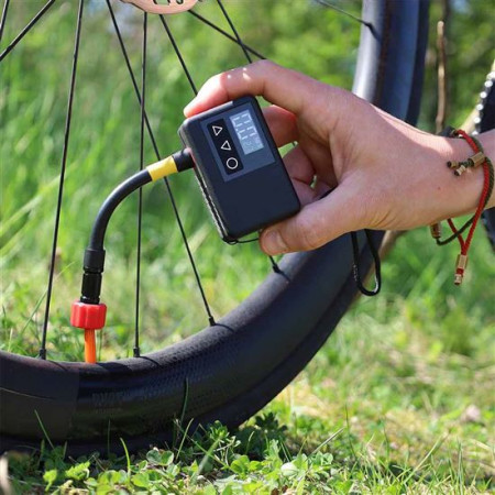 Compresor Solight Mini compresor digital de buzunar