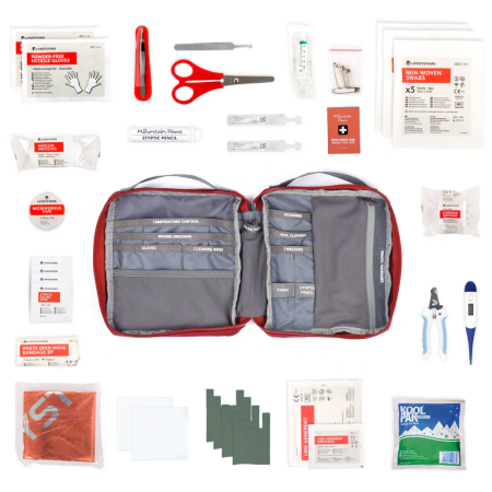 Trusă de prim ajutor pentru câini Mountain Paws Ultimate Dog First Aid Kit