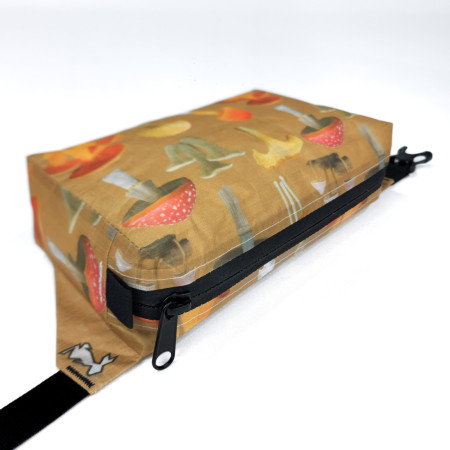 Borsetă High Tail Designs Fanny Pack Botany Poster