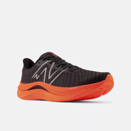 Încălțăminte bărbați New Balance Fuel Cell Propel v4 negru/portocaliu