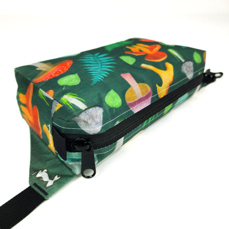 Borsetă High Tail Designs Fanny Pack Forest Mushroom