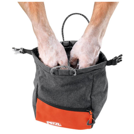 Săculeț pentru magneziu Petzl Sakab